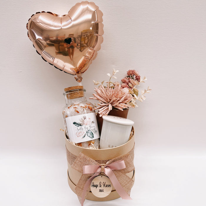 Love & Kisses Gift Box